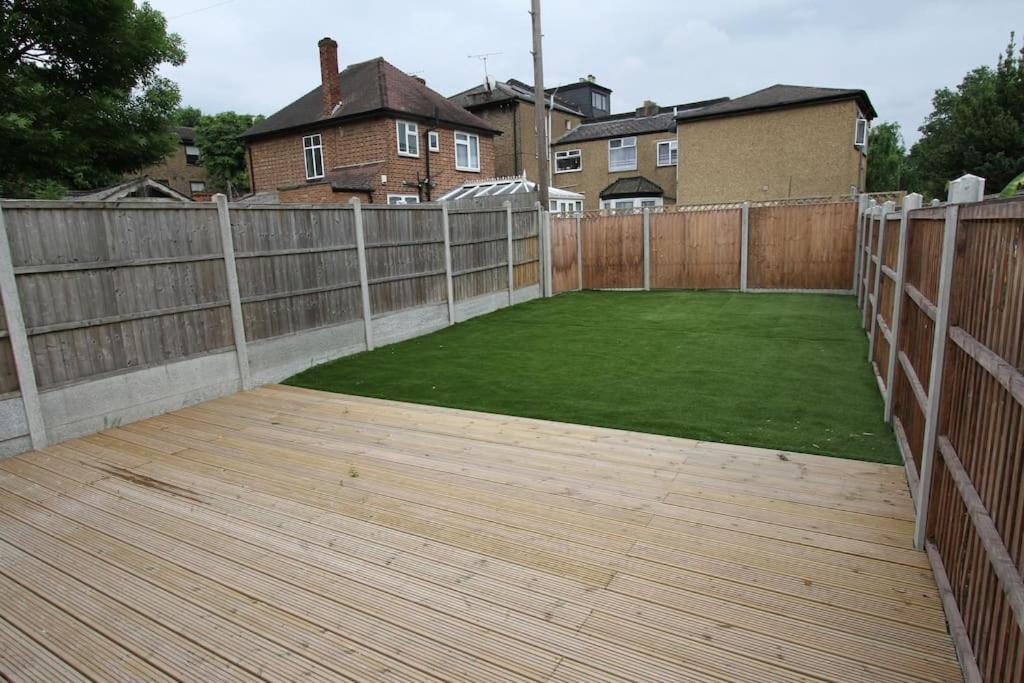 Lovely One Bed Apartment-Near All Transport-Village-Freeparking Londres Exterior foto