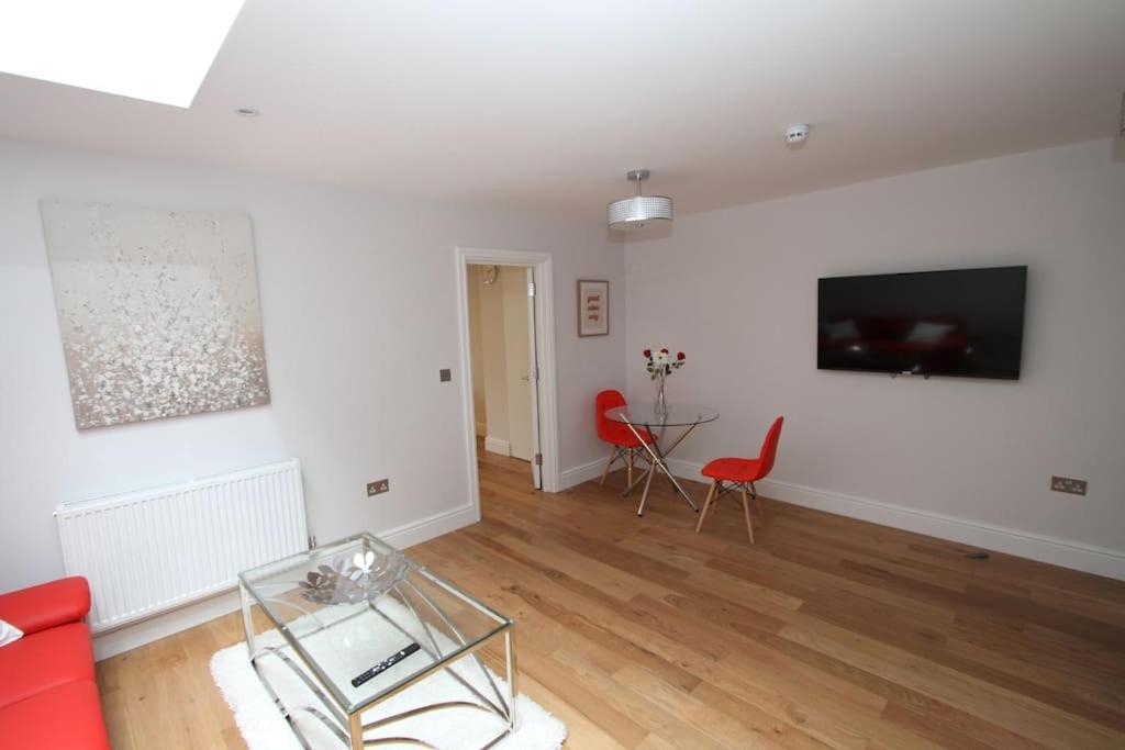 Lovely One Bed Apartment-Near All Transport-Village-Freeparking Londres Exterior foto